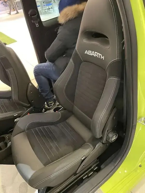 Usata Abarth 595C Competizione 179 CV (131 kW) 2022 Cabrio
