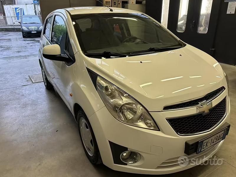 Usata Chevrolet Spark 68 CV (50 kW) 2011 Bianco Utilitaria