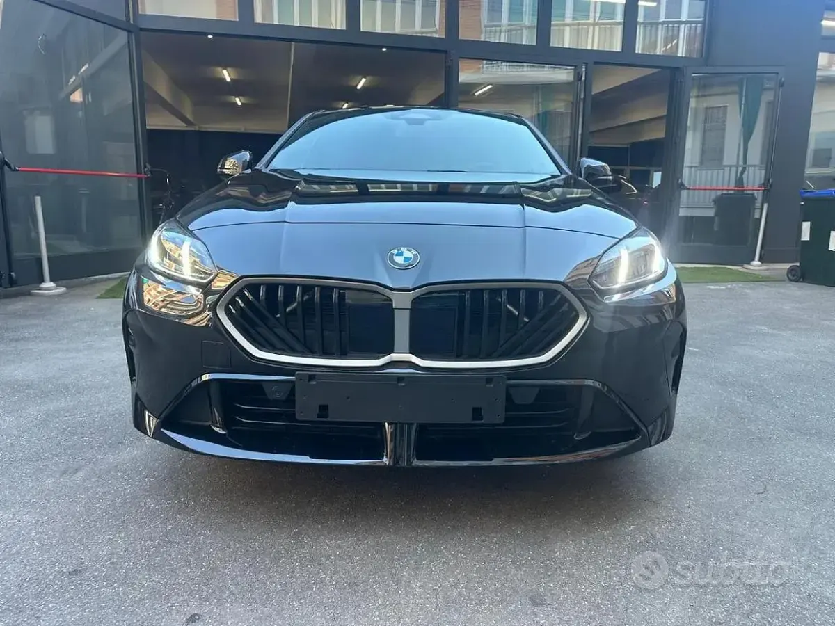 Usata BMW 120 M Sport 170 CV (125 kW) 2025 Nero Utilitaria