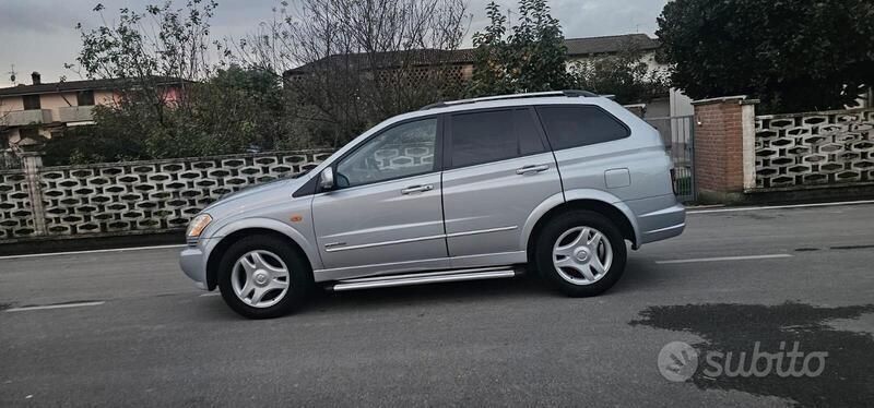Usata SsangYong Rexton II 186 CV (136 kW) 2007 Grigio SUV