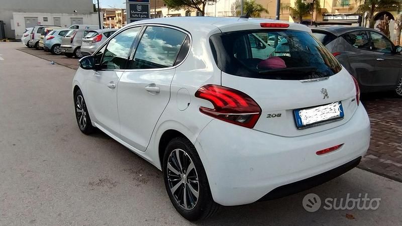 Usata Peugeot 208 Allure 110 CV (80 kW) 2017 Bianco Utilitaria