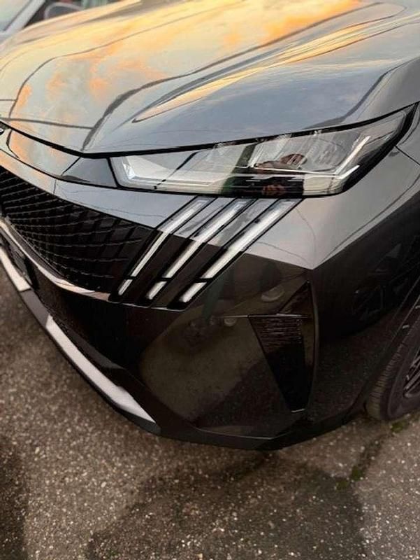 Usata Peugeot 3008 Allure 136 CV (100 kW) 2025 Grigio titanio SUV