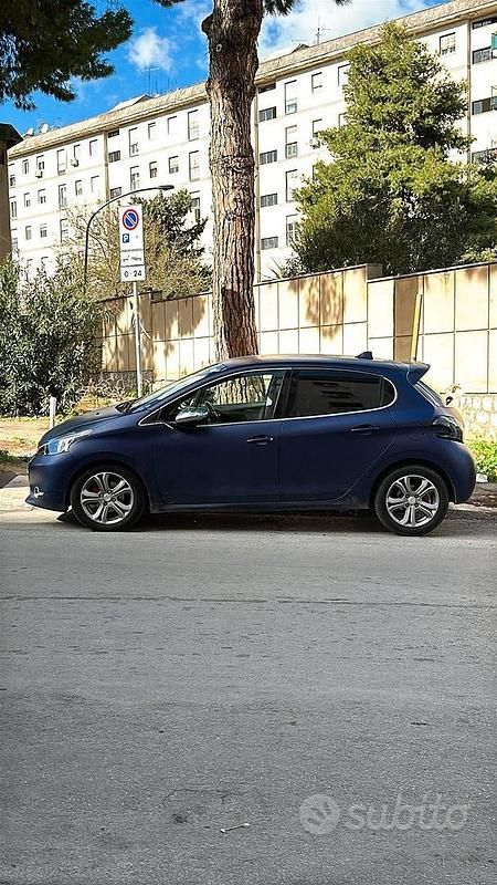 Usata Peugeot 208 Allure 2013 Utilitaria