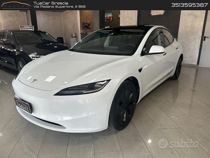 Bianco Usata 2024 Tesla Model 3 Standard Range Plus Tre volumi | 29.900 € - Immagine 1/4