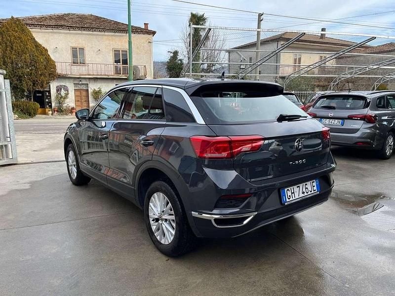 Usata VW T-Roc Business 116 CV (85 kW) 2021 Gray SUV