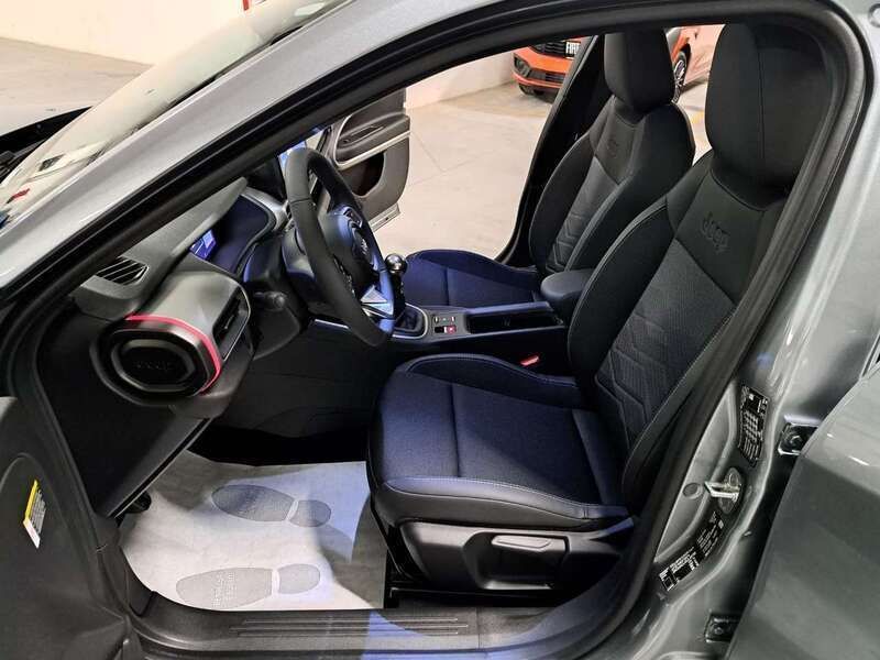 Nuova Jeep Avenger Summit 101 CV (74 kW) 2025 Granite (519) SUV
