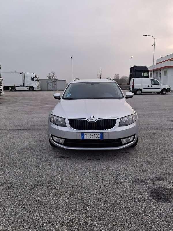 Usata Skoda Octavia Ambition 110 CV (80 kW) 2016 Grigio Utilitaria
