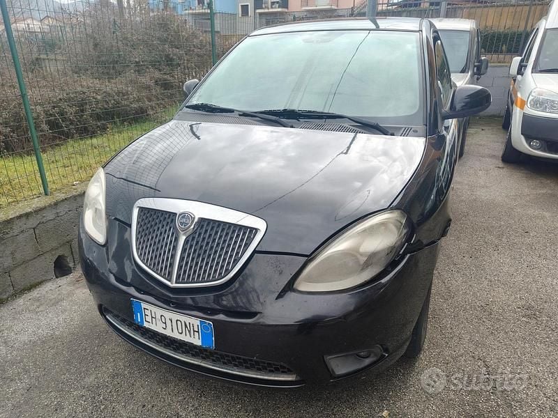 Nero Usata 2011 Lancia Ypsilon Due volumi | 1800 € (Super prezzo) - Immagine 1/4