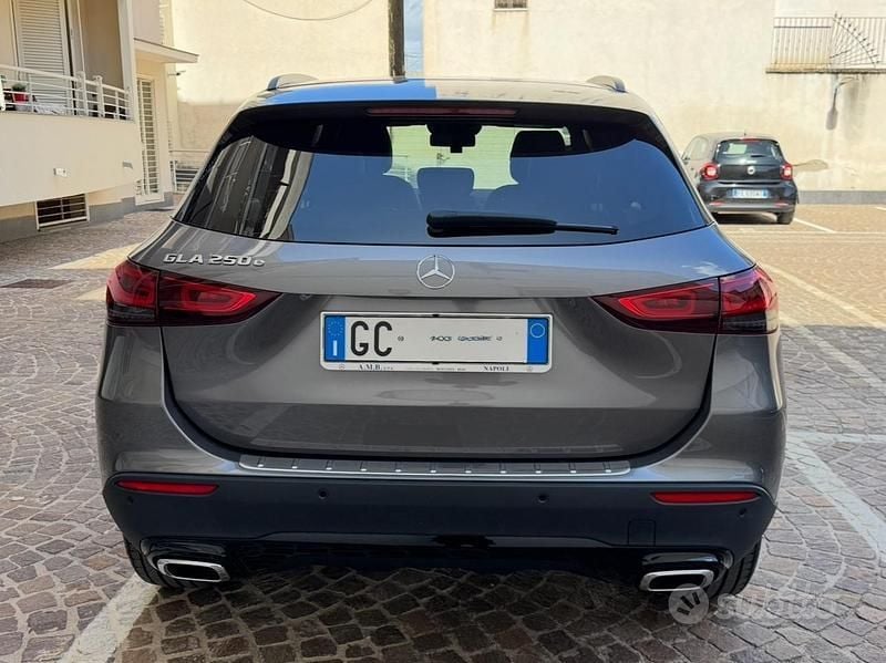 Usata Mercedes GLA250 224 CV (164 kW) 2020 Grigio SUV