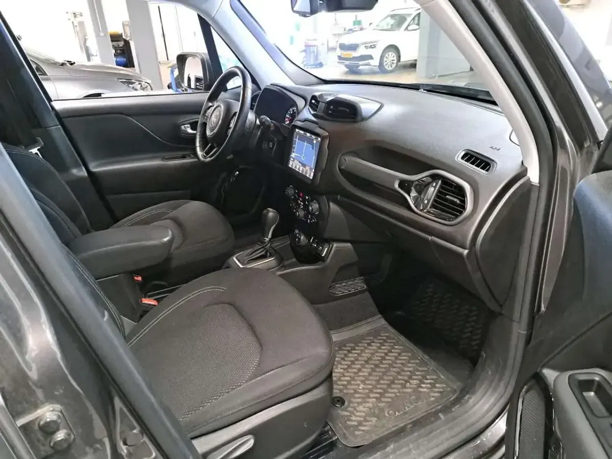Usata Jeep Renegade Limited 140 CV (102 kW) 2020 095 antracite SUV