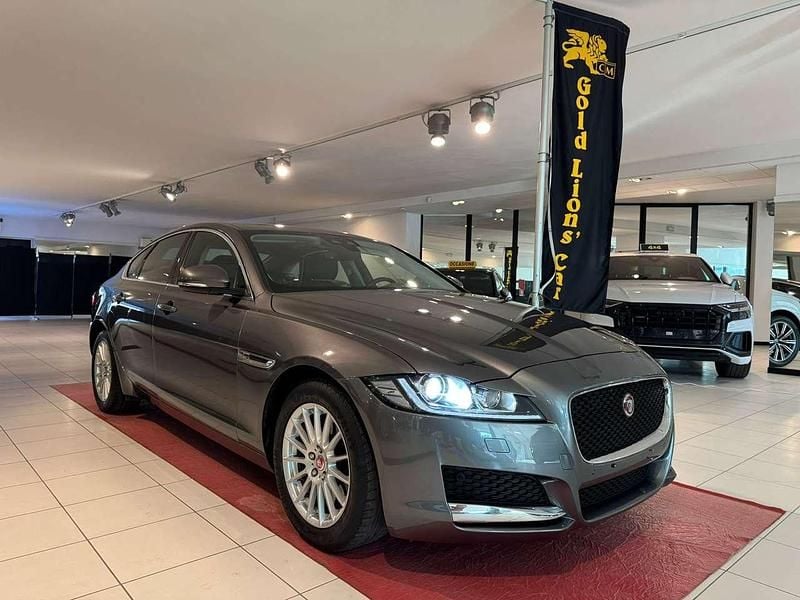 Grigio Usata 2019 Jaguar XF Berlina | 18.800 € (Buon prezzo) - Immagine 1/4