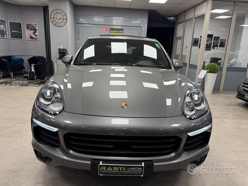 Usata Porsche Cayenne 385 CV (283 kW) 2014 Grigio SUV