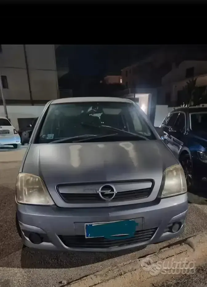 Usata Opel Meriva Cosmo 90 CV (66 kW) 2009 Grigio Monovolume