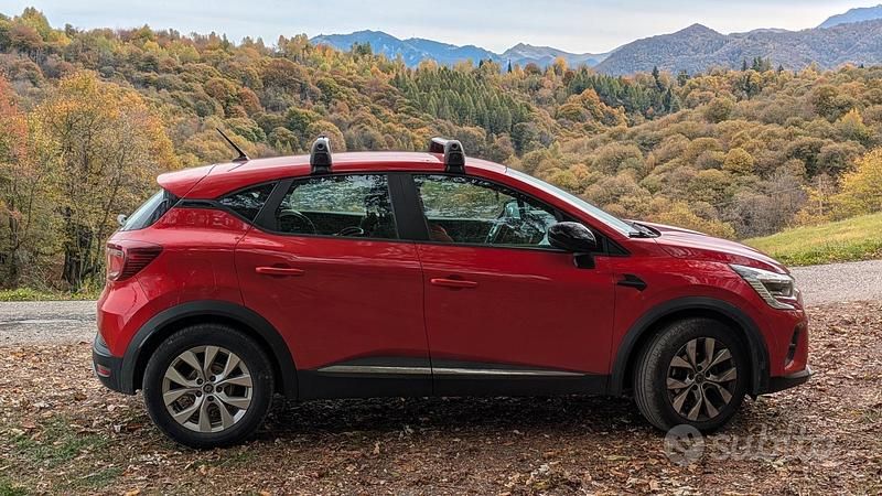 Usata Renault Captur Life 101 CV (74 kW) 2020 Rosso SUV