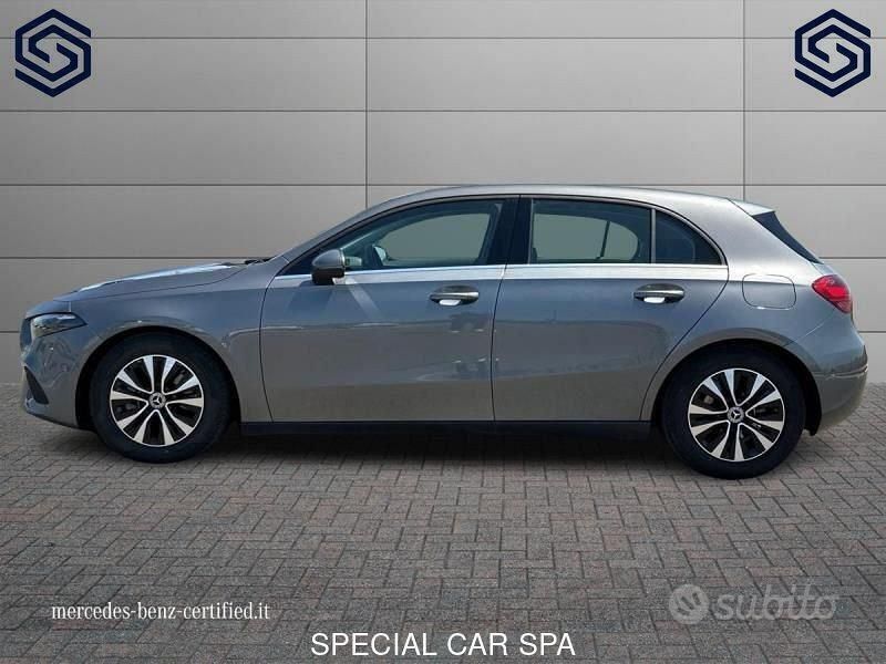 Usata Mercedes A180 Advanced 116 CV (85 kW) 2023 Grigio Berlina
