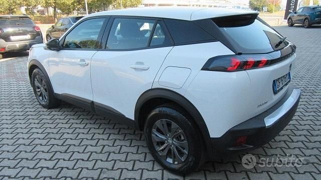 Usata Peugeot 2008 Active 110 CV (80 kW) 2022 Bianco SUV