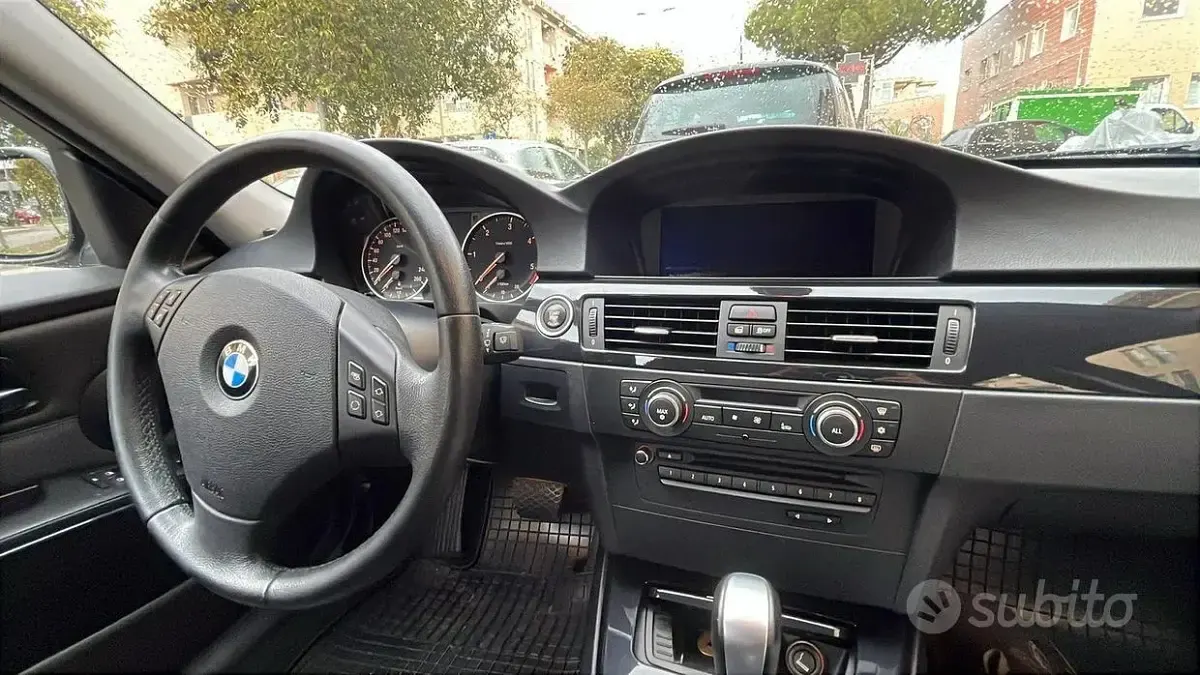 Usata BMW 318 143 CV (105 kW) 2012 Nero Station wagon