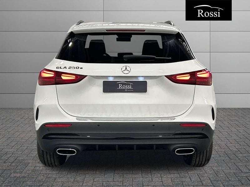 Nuova Mercedes GLA250 163 CV (119 kW) 2026 Bianco polare SUV
