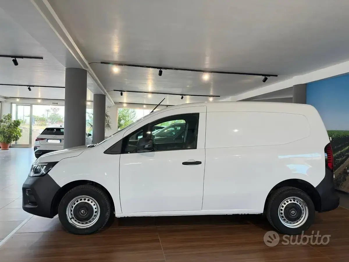 Usata Renault Kangoo Edition One 95 CV (69 kW) 2022 Bianco Monovolume