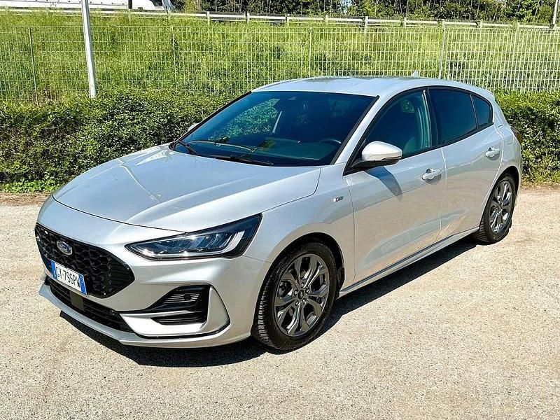 Usata Ford Focus ST-Line 116 CV (85 kW) 2025 Moondust silver met. Berlina