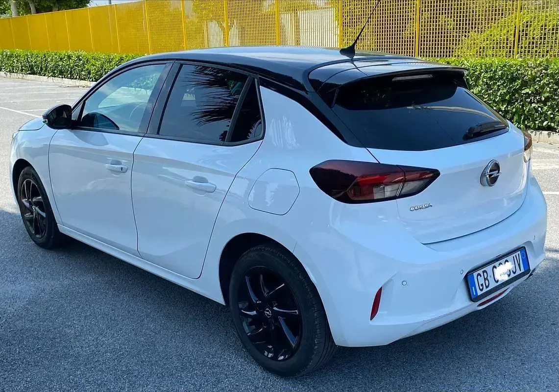 Usata Opel Corsa Elegance 75 CV (55 kW) 2020 Bianco Utilitaria