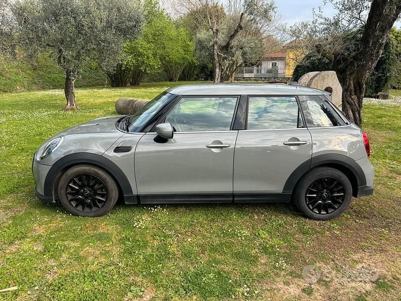 Usata Mini ONE 75 CV (55 kW) 2021 Grigio Utilitaria