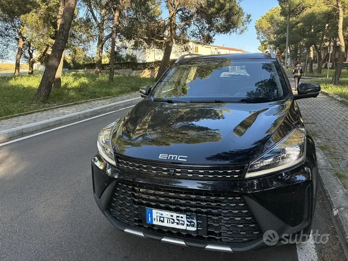 Usata EMC SEI 113 CV (83 kW) 2025 Nero SUV