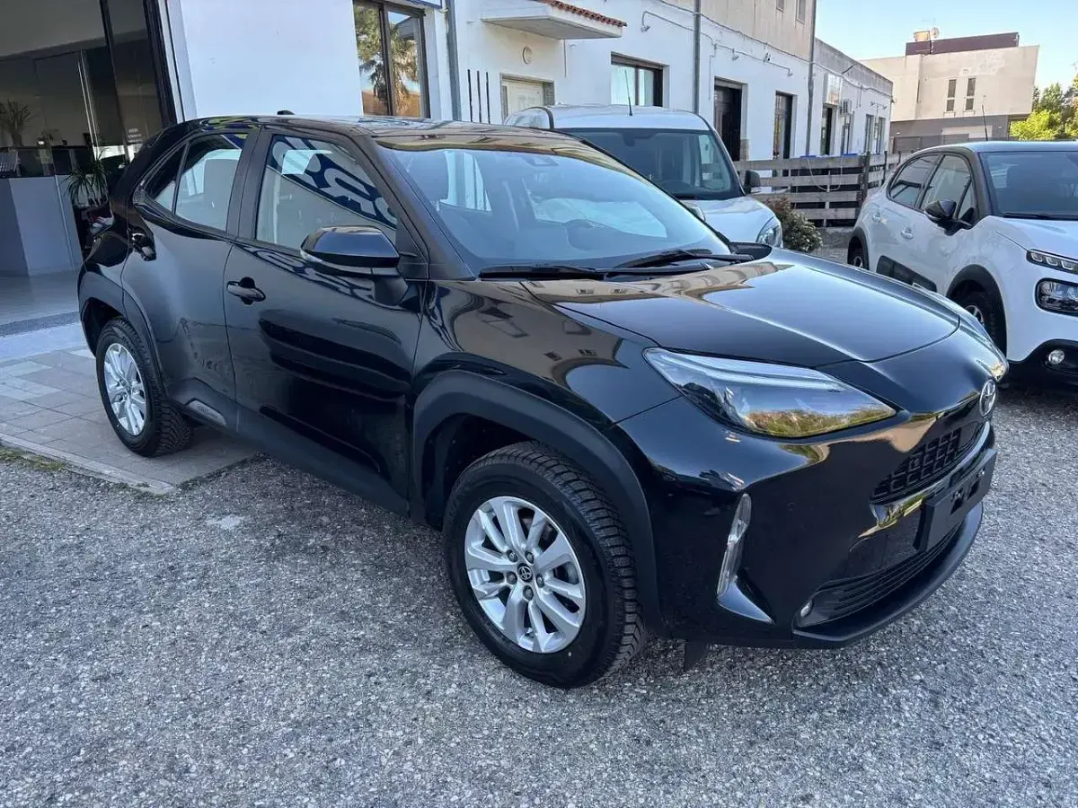 Usata Toyota Yaris Cross Business Edition 92 CV (67 kW) 2022 Nero SUV