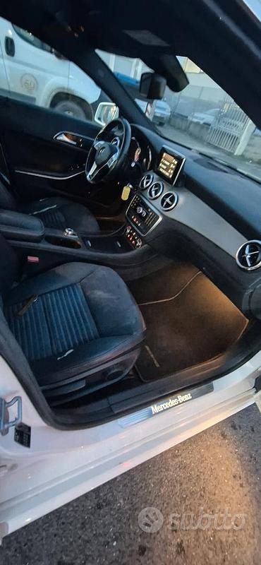 Usata Mercedes CLA220 Executive 170 CV (125 kW) 2014 Bianco Berlina