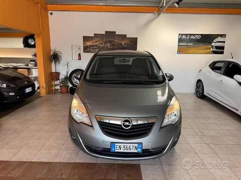 Usata Opel Meriva Cosmo 120 CV (88 kW) 2013 Grigio Monovolume