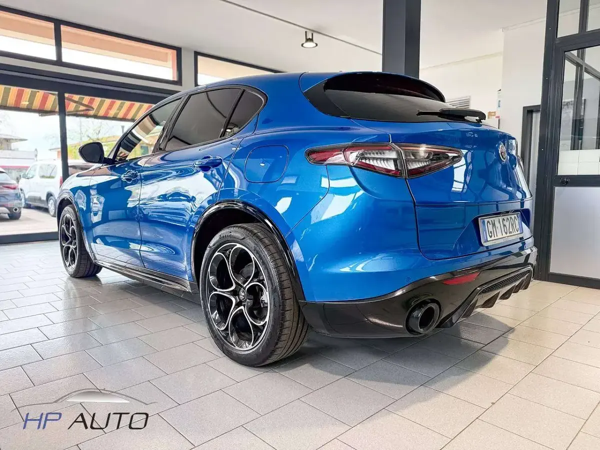 Usata Alfa Romeo Stelvio Veloce 209 CV (153 kW) 2023 Blu/azzurro SUV
