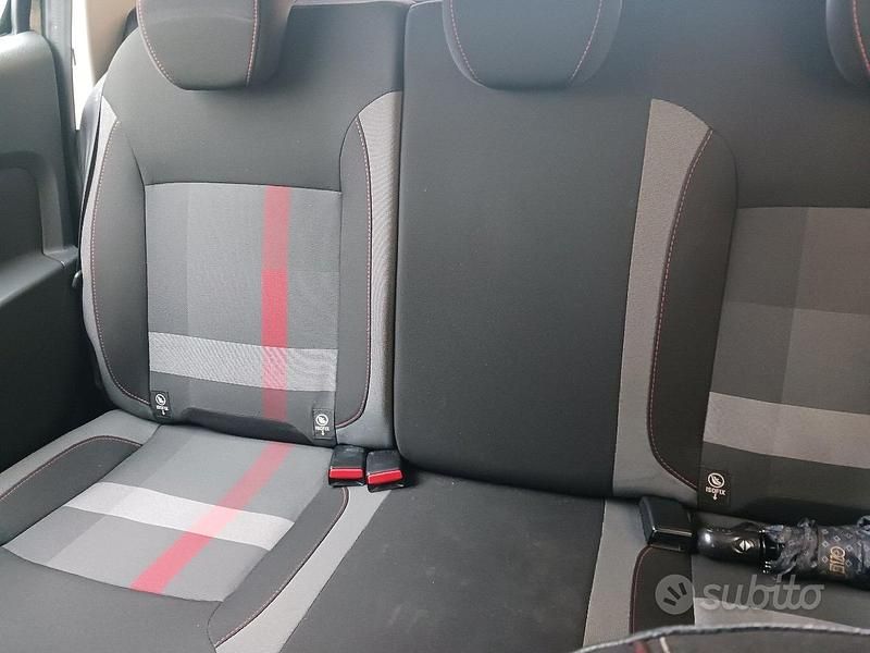 Usata Dacia Sandero Stepway 95 CV (69 kW) 2019 Blu Berlina