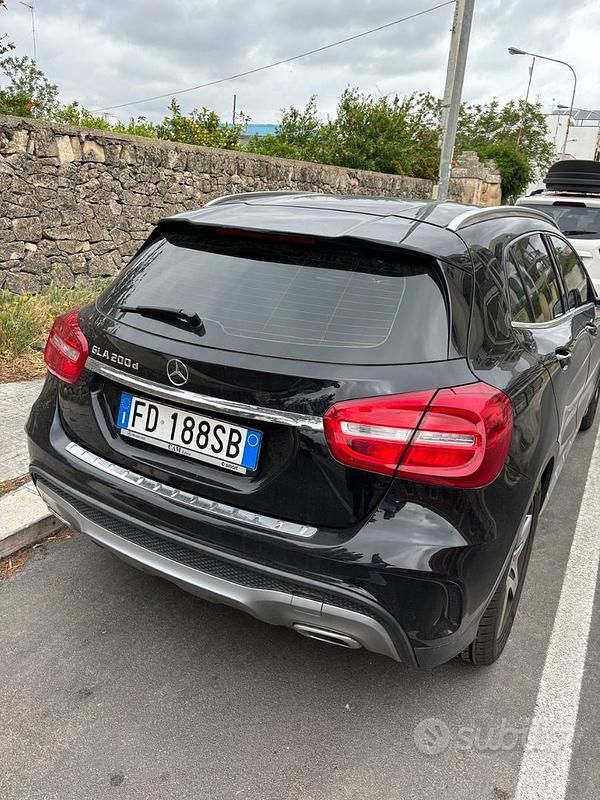 Usata 2016 Mercedes 220 SUV | 13.500 € - Immagine 1/4