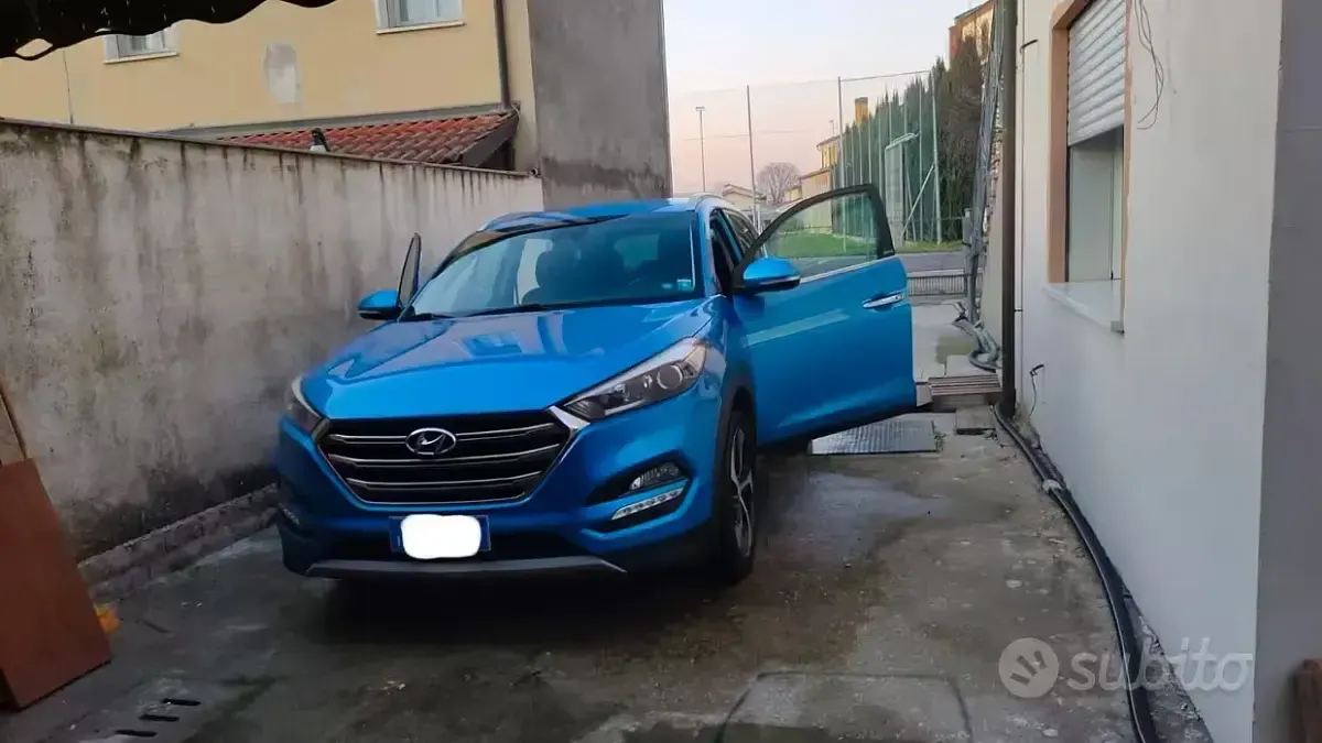 Usata Hyundai Tucson 141 CV (103 kW) 2016 Bluazzurro SUV