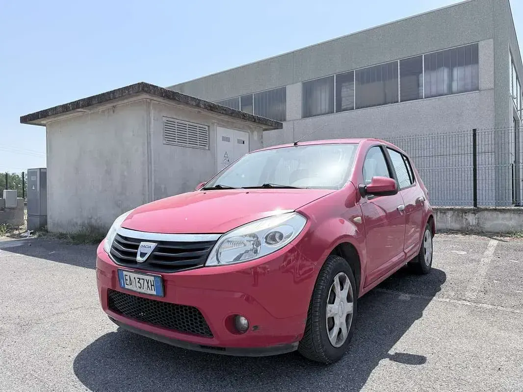 Usata Dacia Sandero 75 CV (55 kW) 2010 Berlina