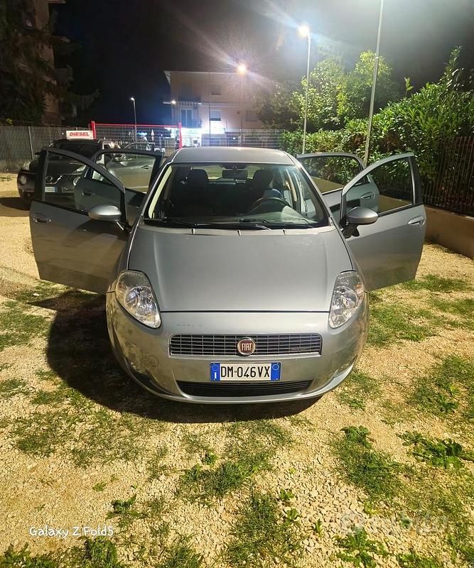 Usata Fiat Grande Punto 90 CV (66 kW) 2008 Grigio Utilitaria