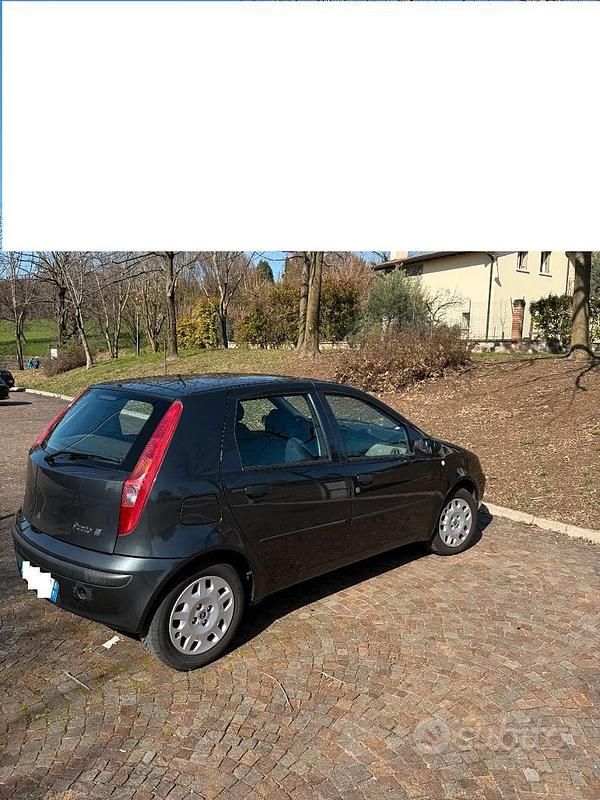 Usata Fiat Punto 80 CV (58 kW) 2001 Grigio Utilitaria