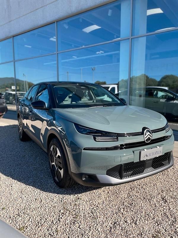 Verde Nuova 2025 Citroën C4 PureTech Berlina | 26.500 € - Immagine 1/4