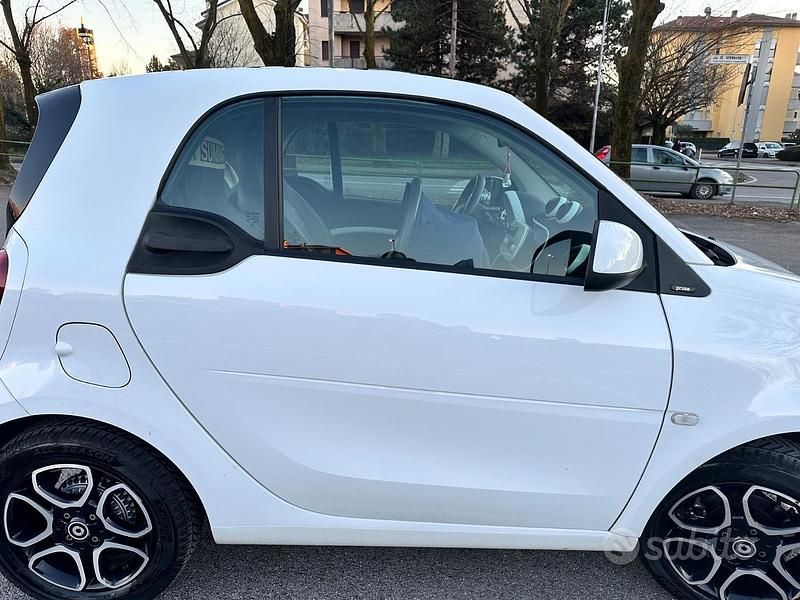 Usata Smart ForTwo Coupé 71 CV (52 kW) 2015 Bianco Coupé