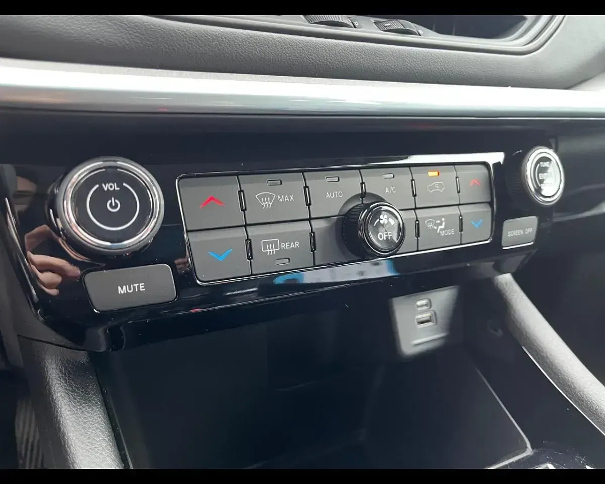 Usata Jeep Compass Altitude 130 CV (95 kW) 2024 Bianco SUV