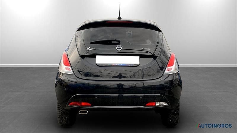 Usata Lancia Ypsilon Gold 69 CV (50 kW) 2022 Nero Utilitaria