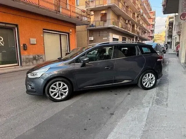 Usata Renault Clio Zen 90 CV (66 kW) 2017 Grigio Station wagon