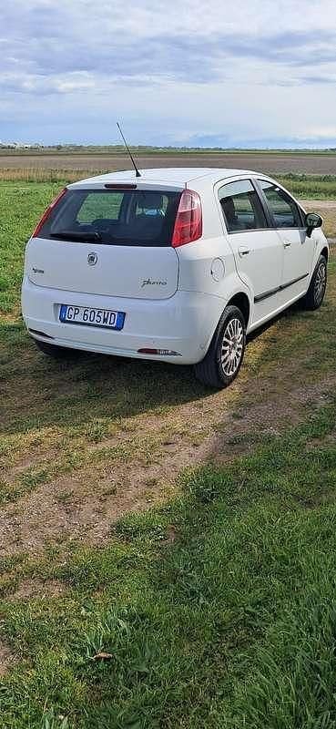 Usata Fiat Grande Punto Dynamic 77 CV (56 kW) 2009 Utilitaria