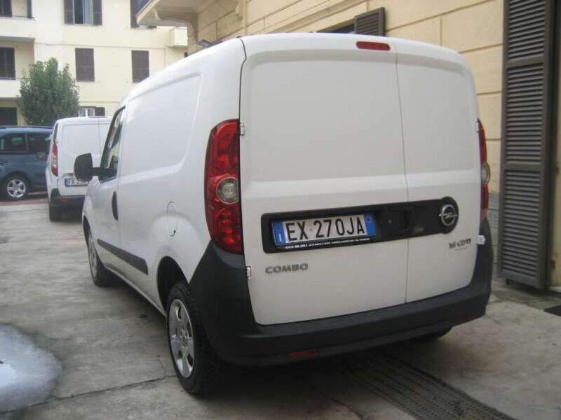 Usato 2014 Opel Combo 1.6 Diesel 105 CV (10.500 €)