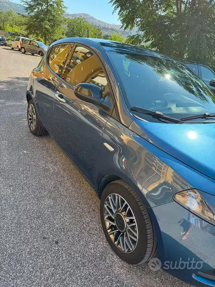 Usata Lancia Ypsilon 69 CV (50 kW) 2023 Utilitaria