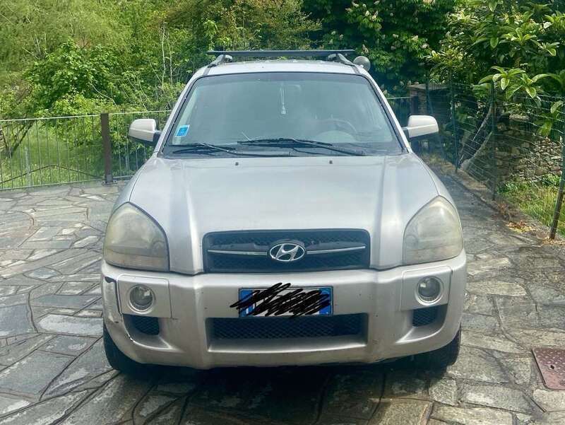 Grigio Usata 2004 Hyundai Tucson Dynamiq SUV | 1200 € (Super prezzo) - Immagine 1/4