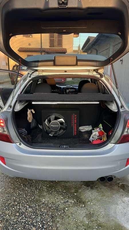 Usata Honda Civic 90 CV (66 kW) 2004 Argento Berlina