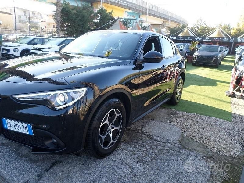 Second-hand Alfa Romeo Stelvio Business 160 CP (117 kW) 2022 Negru SUV