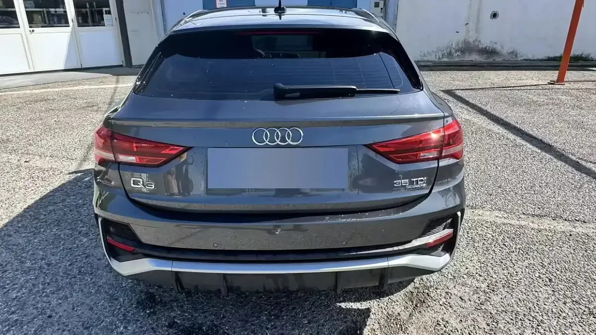 Usata Audi Q3 Sportback S-Line 150 CV (110 kW) 2023 Grigio SUV