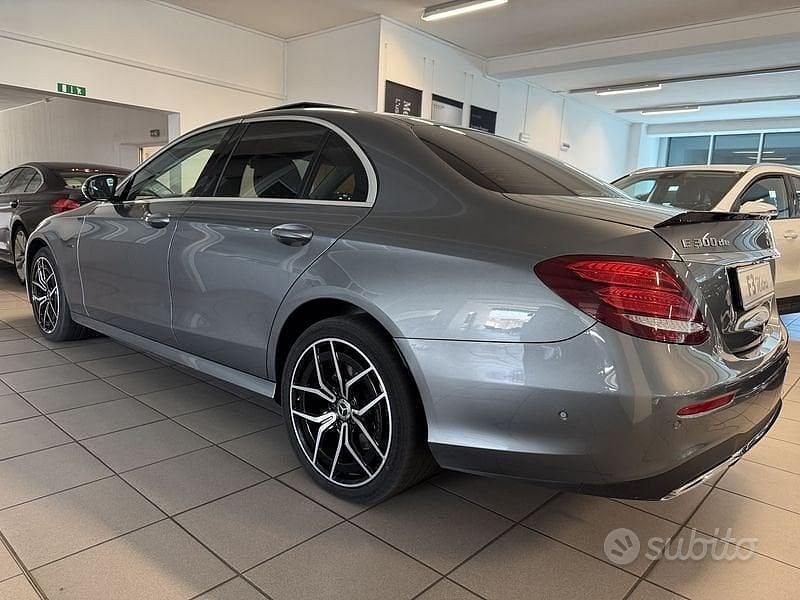 Usata Mercedes E300 Premium Plus 306 CV (225 kW) 2019 Grigio Berlina